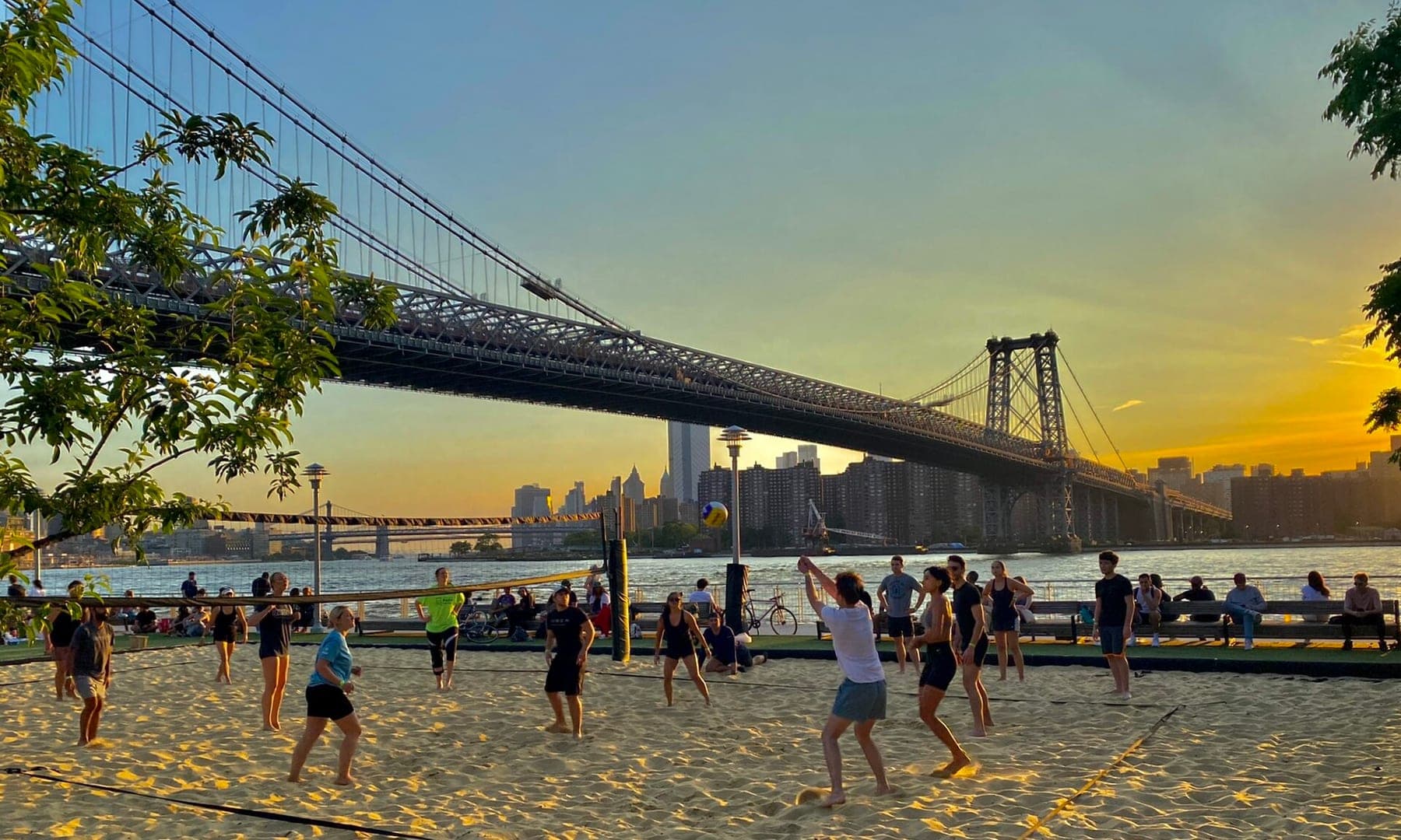 Domino Park, Brooklyn - 20220615 - 05 - Williamsburg Bridge + beach volleyball